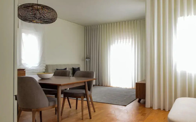 Acm032 Spacious 1BD +balcony