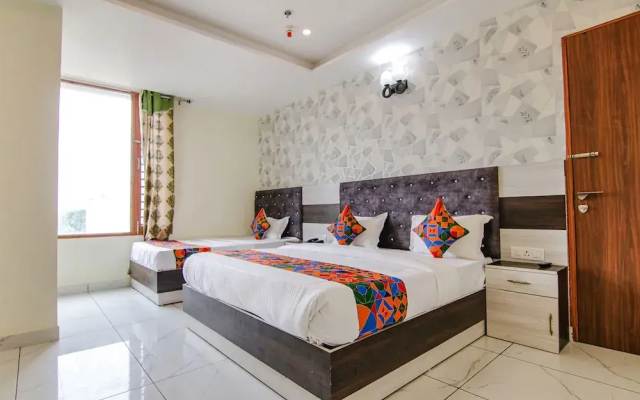 Fabhotel Meridian Inn