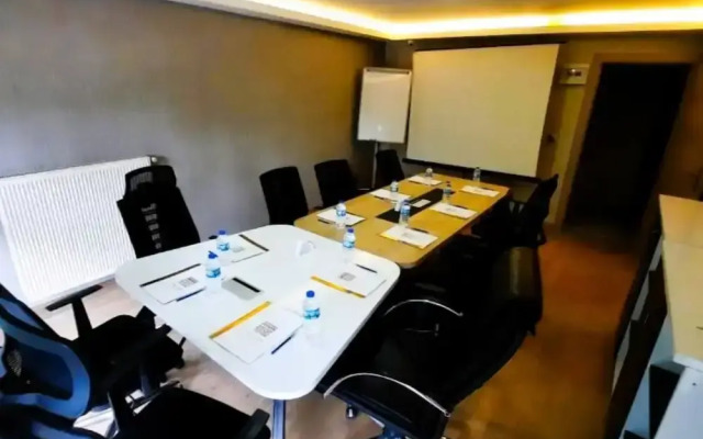 Bm Hotel City
