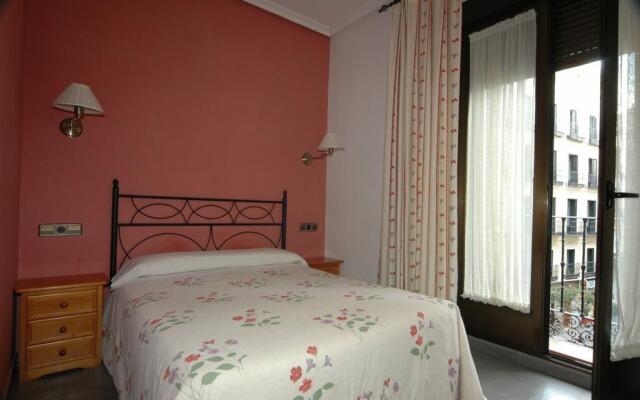 Hostal Ivor y Hostal Mayrit