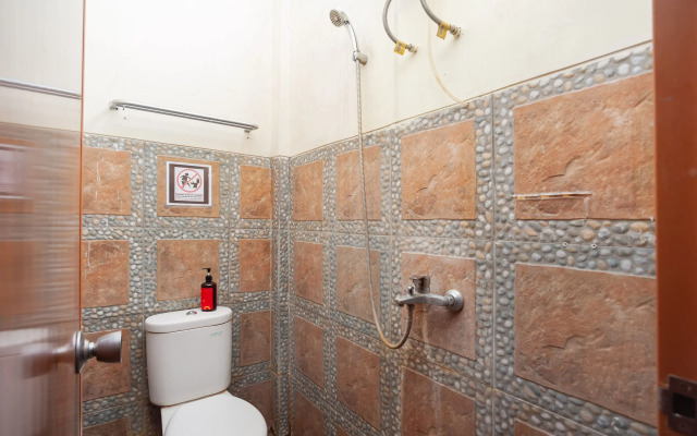 RedDoorz Plus near Universitas Indonesia