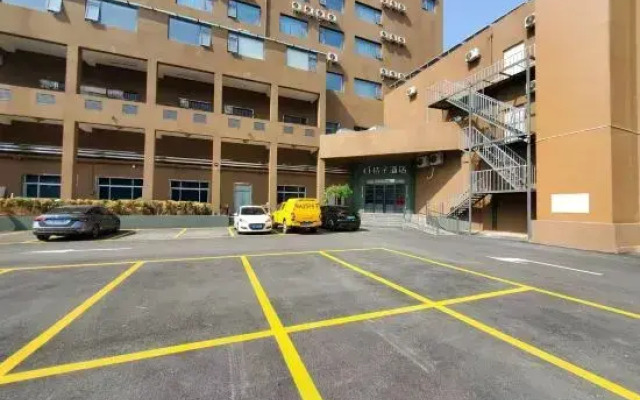 Orange Hotel (Jinan Jingshi Road Convention and Exhibition Center)