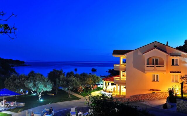 Lastura Aparthotel & Mobile Homes