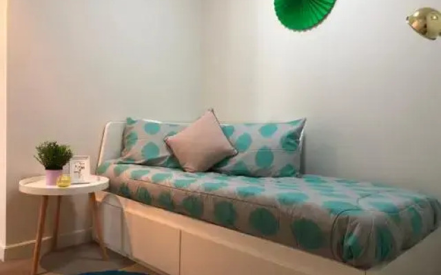 Exquisite Family Home +Parking, Close to CBD