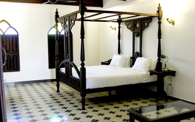 Waterfront Granary A Museum Hotel – Guest Rooms – Kochi