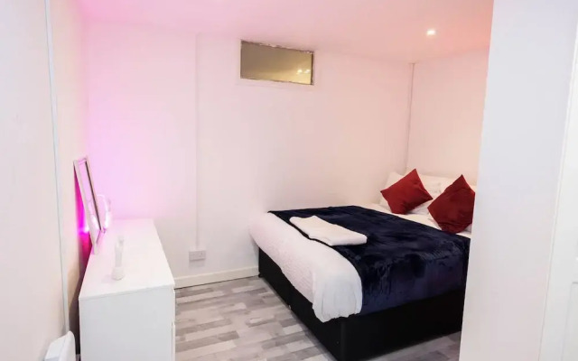 1 Bed-4guests-sofabed-wifi-closetocity-parking