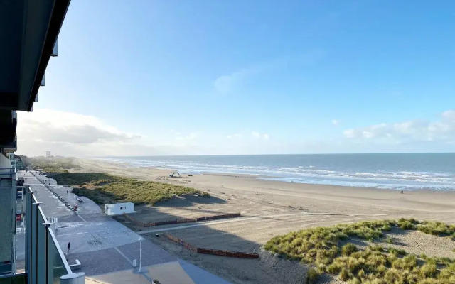 Apartment in Nieuwpoort by the Beach