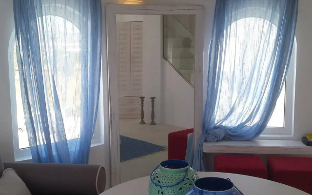 Kouros Home Hotel