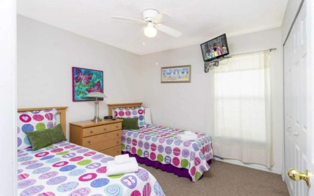 133 Beautiful Home With Lake View