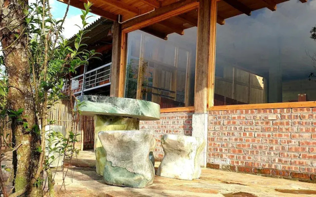 Tavan Dragon House - Hostel
