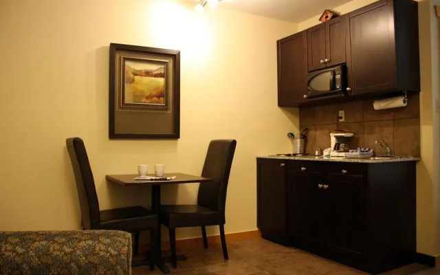 Overlander Mountain Lodge