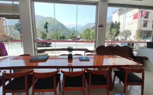 Luxury View Hotel