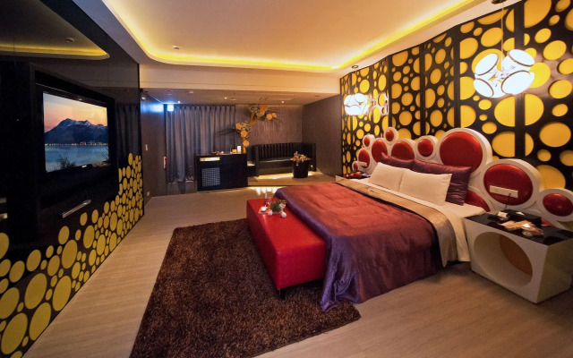 Xintiandi Motel