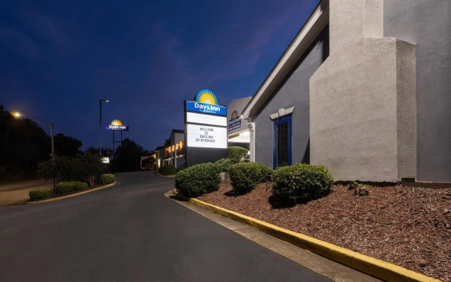 Days Inn by Wyndham College Park Airport Best Road