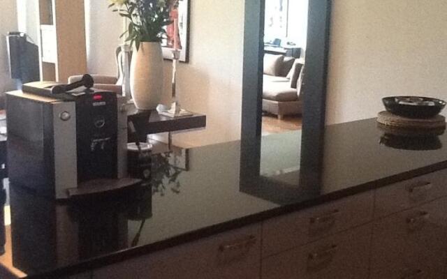 Laras Stay City Center