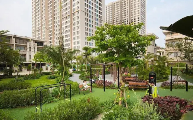 Green Bay Garden by Pi's