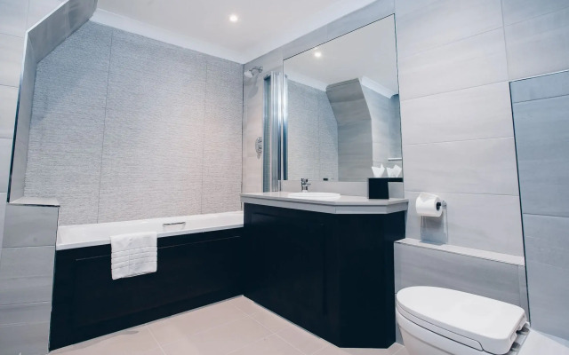County Hotel & County Aparthotel Newcastle