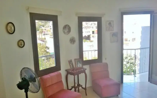 Theonis House
