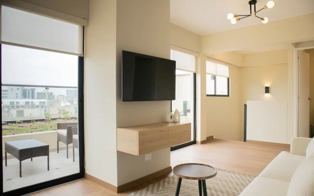 w Modern 3BR w Balcony Near Kennedy Park