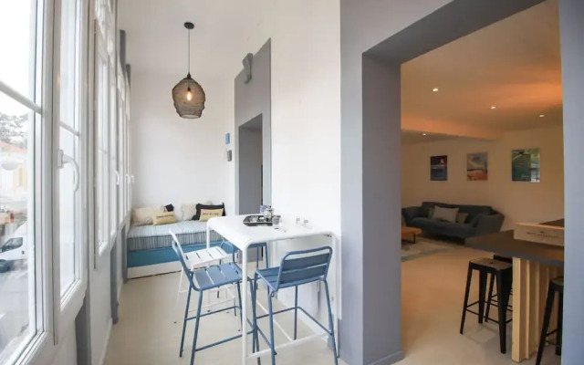 Maison bleue du bassin