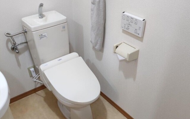 Compact 2DK apt in west Shinjuku