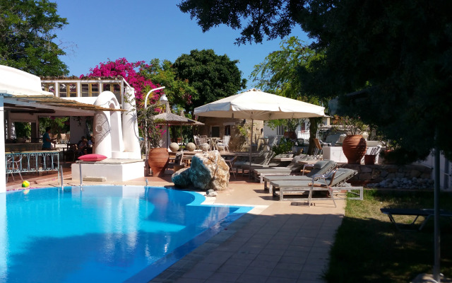 Gorgona Studios and Apartments