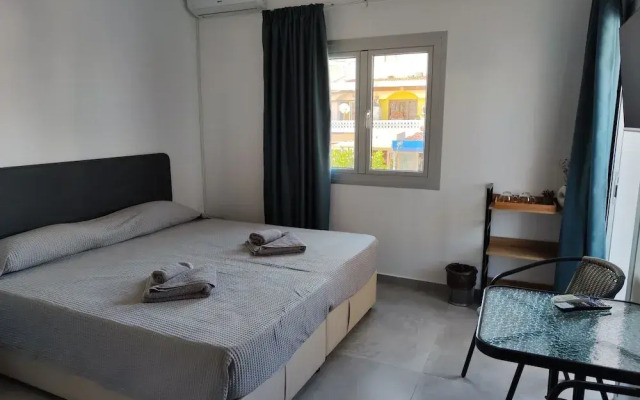 Sun Plaza Suites - Adults Only