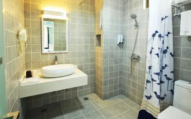 Sanyacoastal Inn Dadonghai