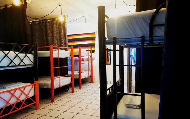 Vela Lounge & Hostel PV - Caters to Male