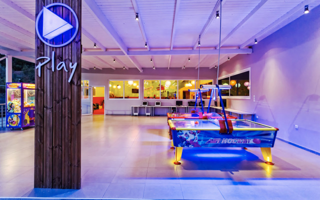 Lagomandra Beach Hotel and Suites