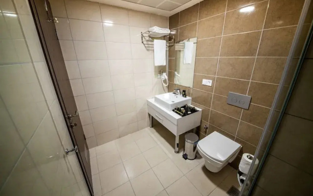 Qayser Hotel Deluxe