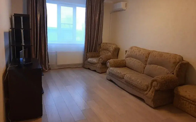 Apartment on Pervomayskiy Prospekt 76-3