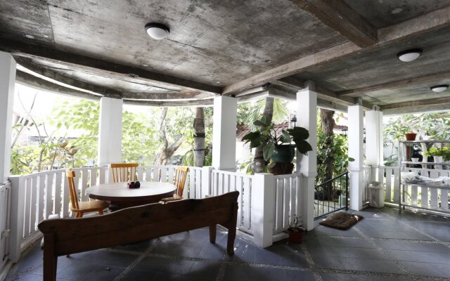 Oyo 1059 Roemah Oma Guest House