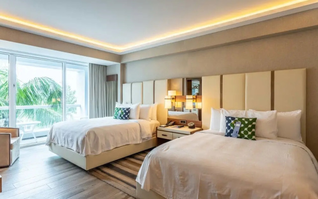Beachfront Condo With Large Balcony