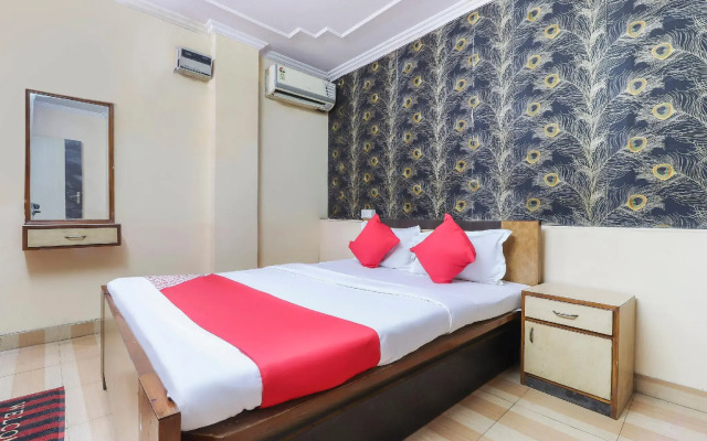 OYO 60098 Radhey Inn