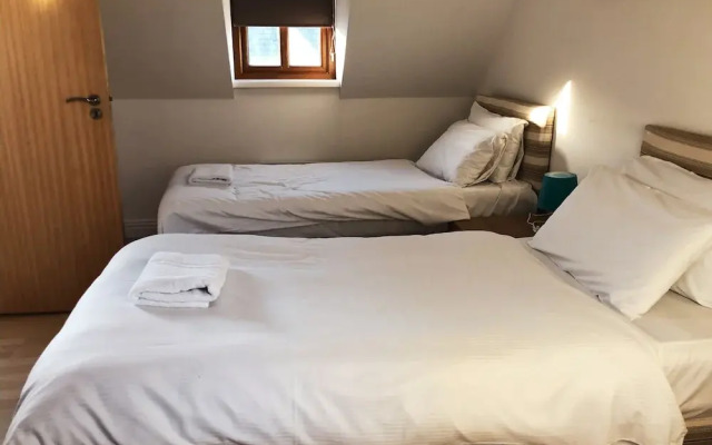 Hookless Holiday Homes