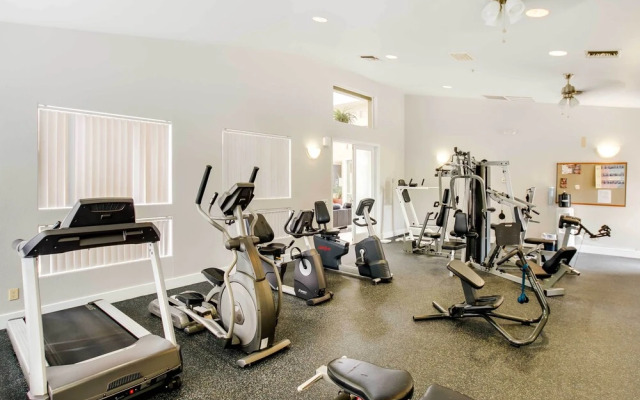 12 Mi to Old Town: Condo w/ Pool & Balcony!