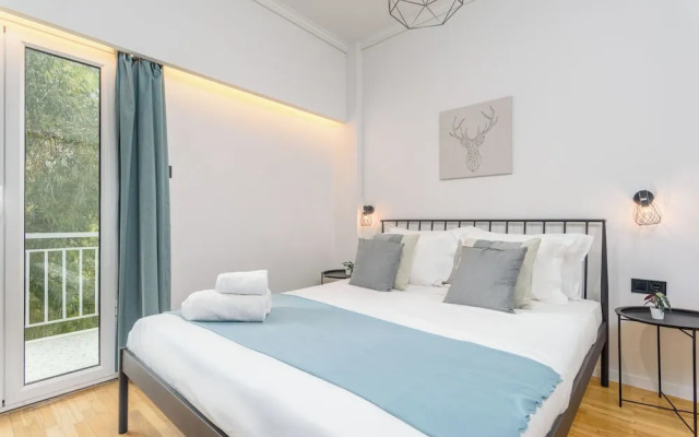 Zeus 2-Bedroom Apt with Acropolis View