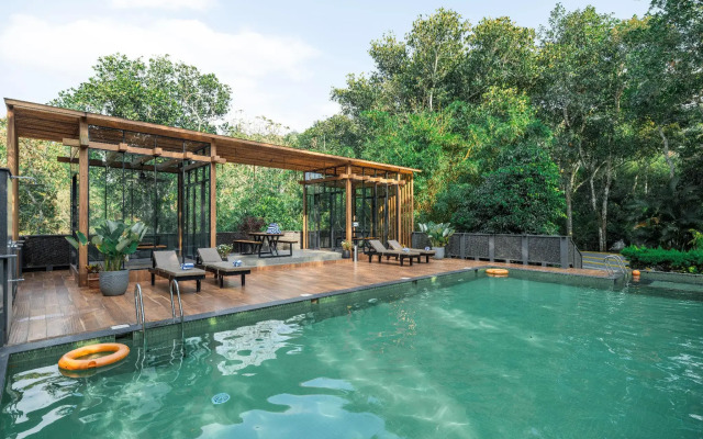 The Mountain Courtyard Thekady