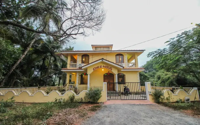 OYO 10723 Home Pool View Studio Colva