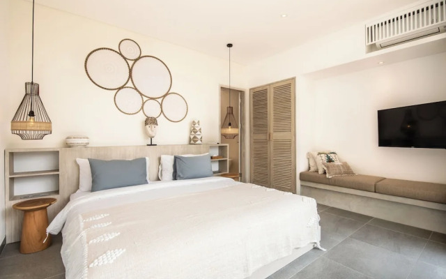 Spectacular 4BR Villa, 400m to Beachfront Elegance