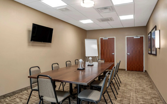 Comfort Inn & Suites