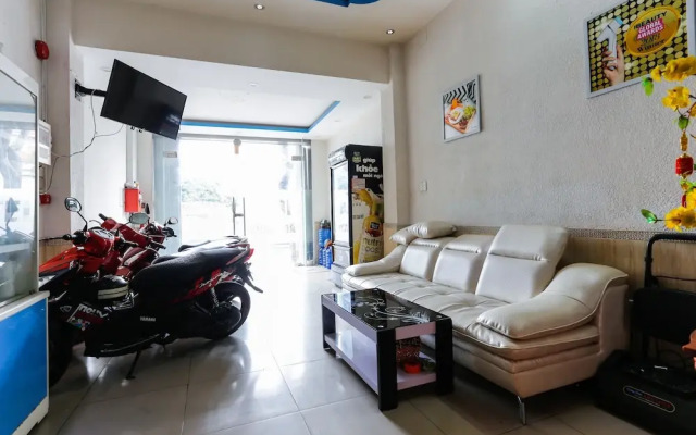 Anh Quoc Hotel
