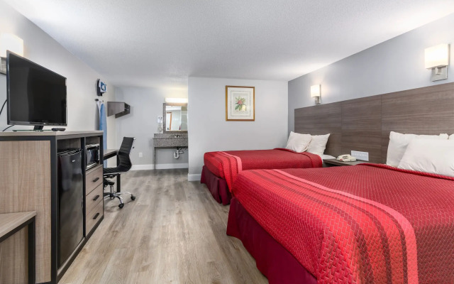 Captains Quarters Motel & Conference Center