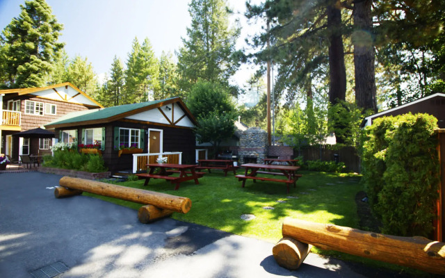 Red Wolf Lakeside Lodge