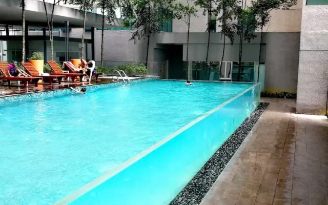 KLCC Summer Suite by Sunny