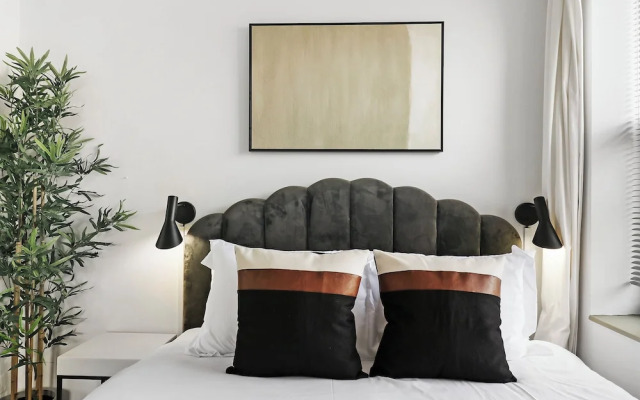 Explore this 2BR Apt - Blackwood rep