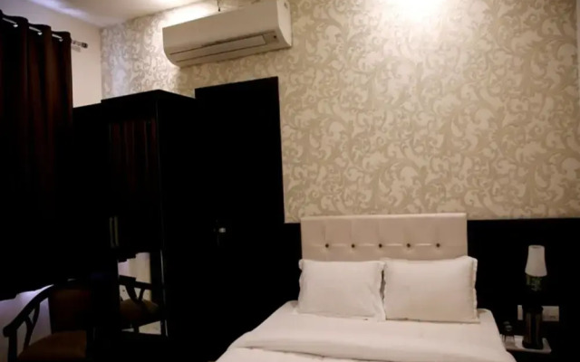 Hotel Khatana Palace
