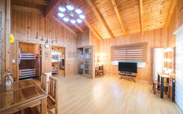 Jeju Hyeoppjae Some&ssam Guesthouse