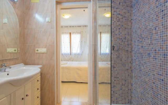 Villa - 4 Bedrooms with Pool and WiFi - 106418